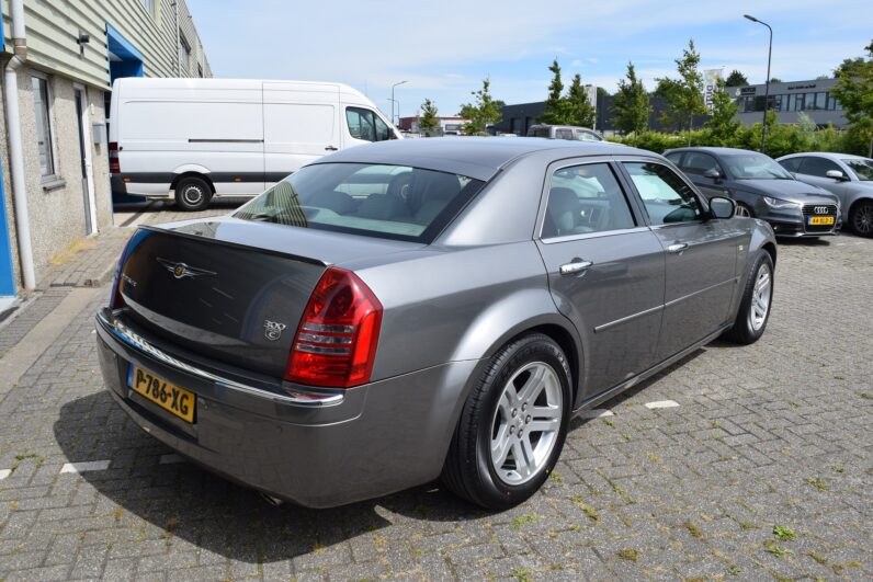 
								Chrysler 300C 5.7 V8 HEMI full									