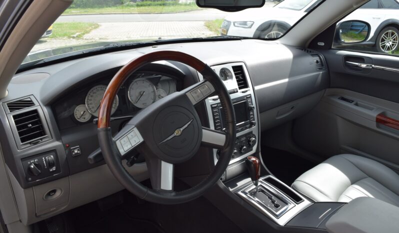 
								Chrysler 300C 5.7 V8 HEMI full									
