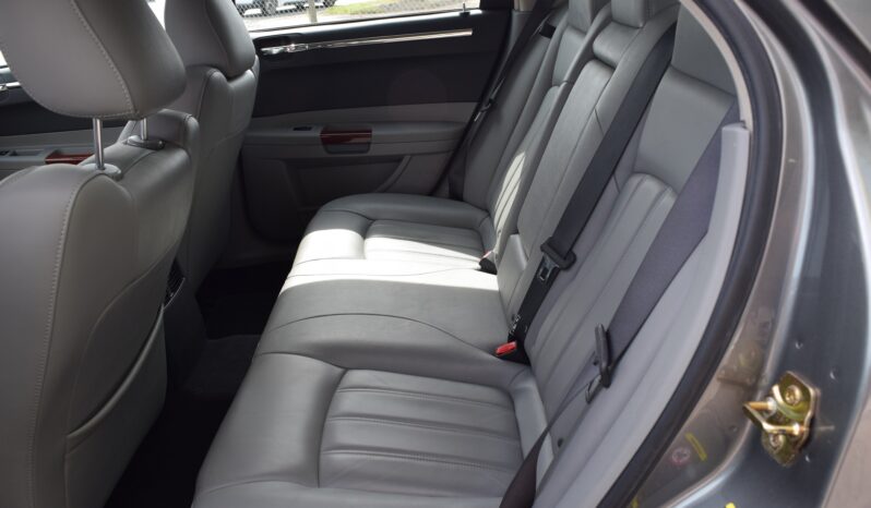 
								Chrysler 300C 5.7 V8 HEMI full									