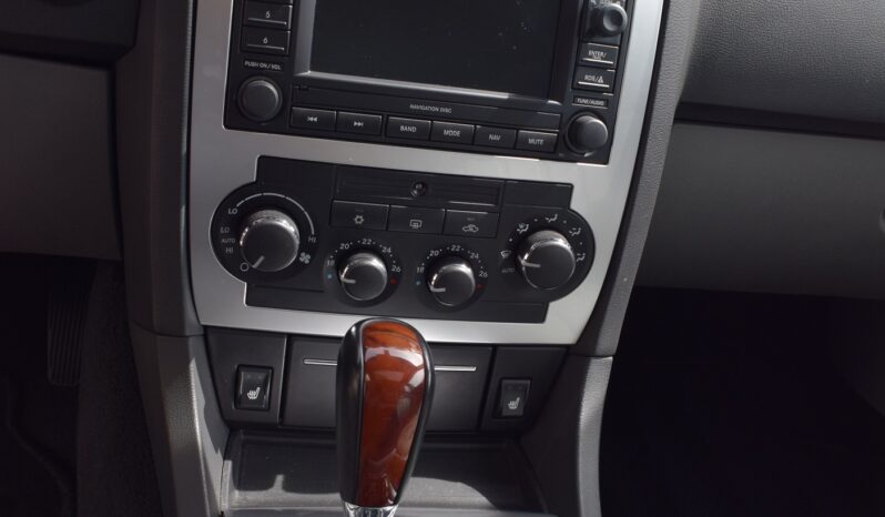 
								Chrysler 300C 5.7 V8 HEMI full									