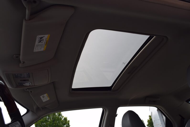 
								Chrysler 300C 5.7 V8 HEMI full									